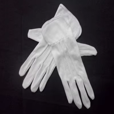 găng tay bảo hộ lao động Găng tay nhựa ba dải polyester màu trắng, nylon dày, nghi thức làm việc, bảo hộ lao động, găng tay hạt trơn găng tay sơn bao tay cách nhiệt